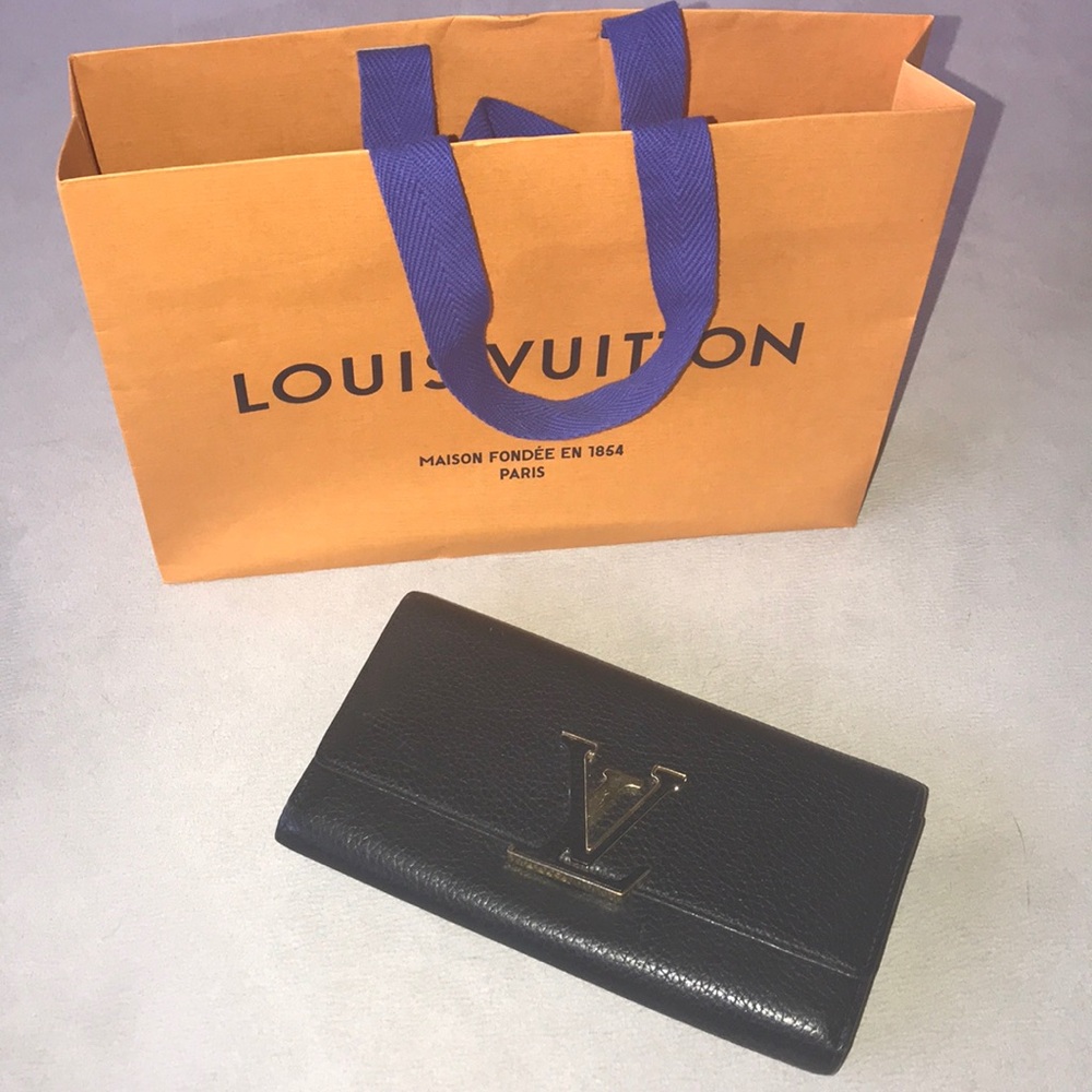 LOUIS VUITTON BLACK & PINK LV Capucines WALLET